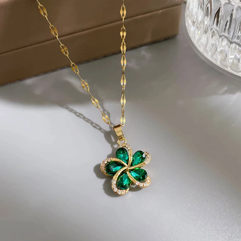 Collier plumeria, bijou en acier inoxydable doré