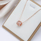 Collier pendentif exotique et ajouré, bijou en plaqué or rose et en zircons naturels
