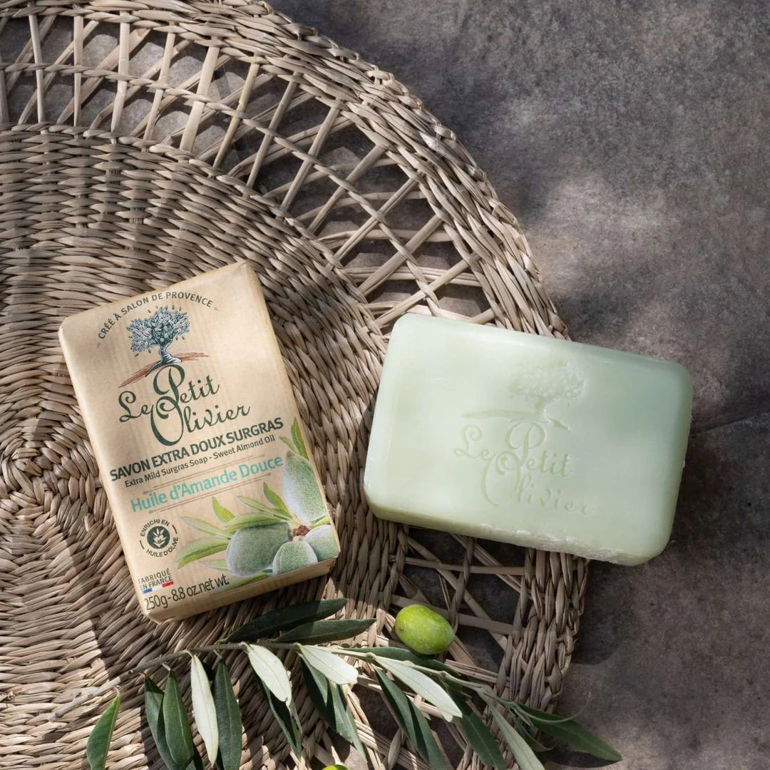 Le Petit Olivier - savon extra doux à l'huile d'amande douce (250 g)