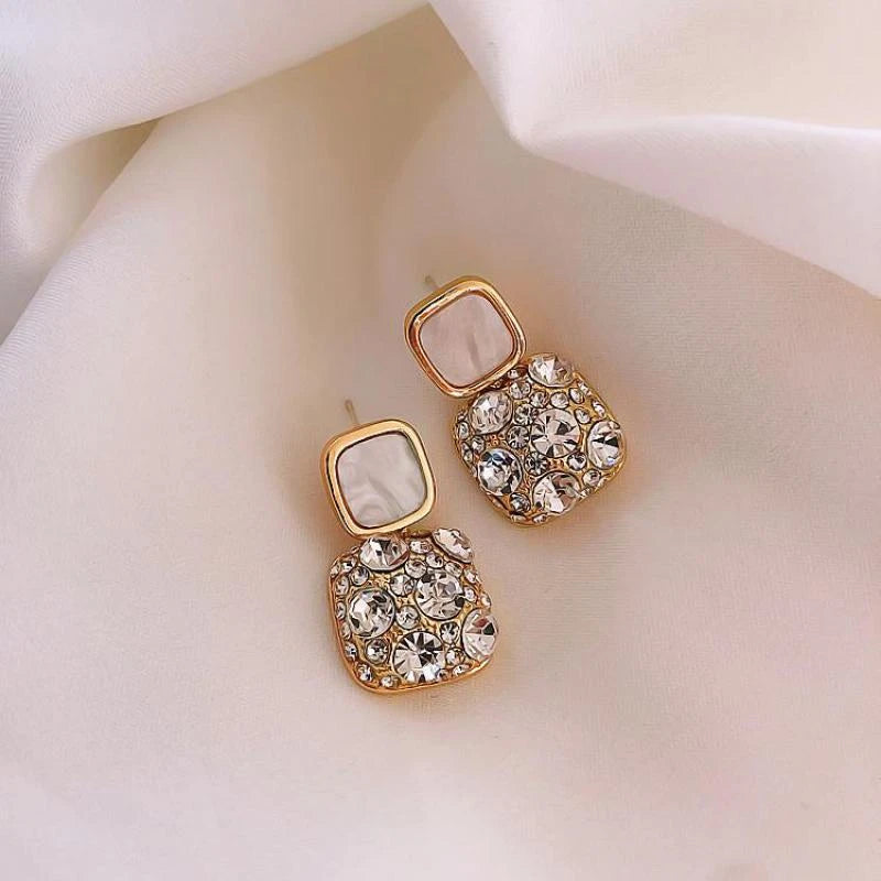 Boucles d'oreilles avec zircons blancs, bijou en alliage plaqué or
