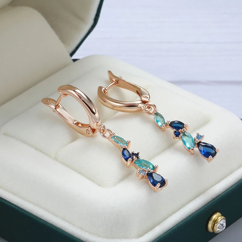 Boucles d'oreilles Zircons bleus, bijou en plaqué or rose et en zircons naturels